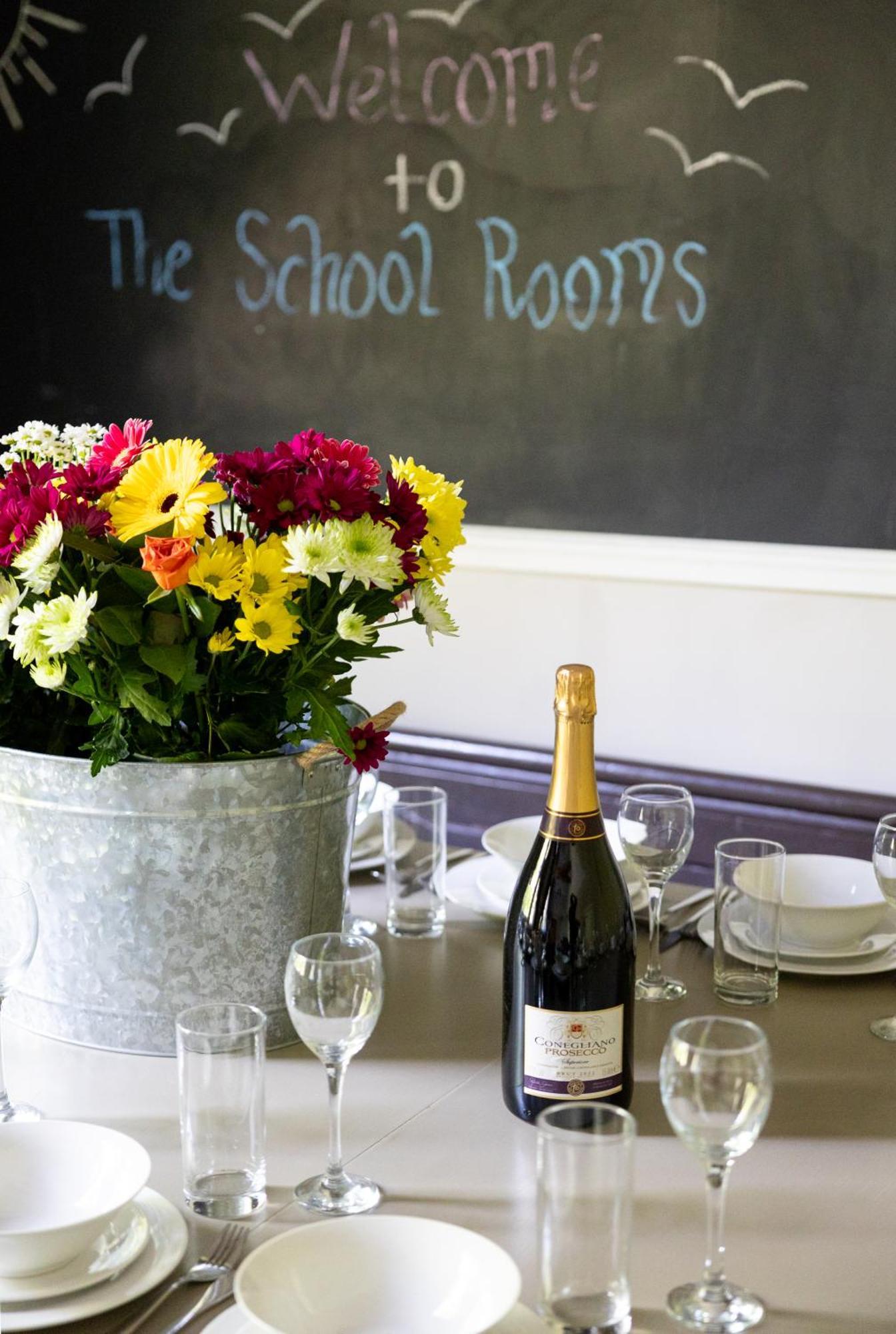 The School Rooms Estate Beautiful, Georgian Apartments With Private Heated Pool And Hot Tub Wifi And Parking Near Bath 박스 외부 사진