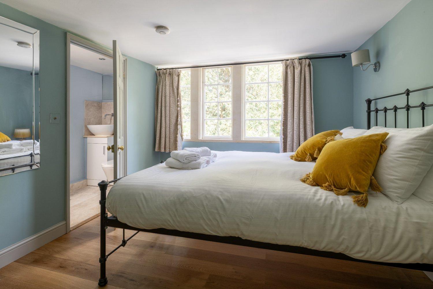The School Rooms Estate Beautiful, Georgian Apartments With Private Heated Pool And Hot Tub Wifi And Parking Near Bath 박스 외부 사진