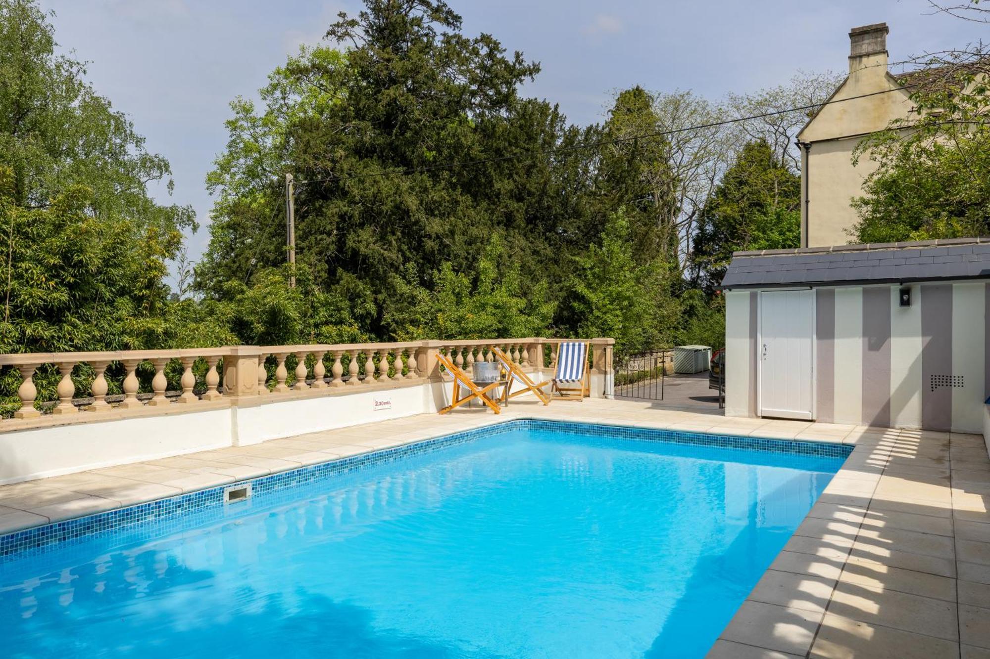 The School Rooms Estate Beautiful, Georgian Apartments With Private Heated Pool And Hot Tub Wifi And Parking Near Bath 박스 외부 사진